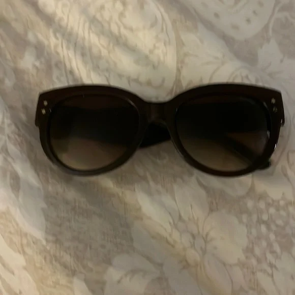 Gucci | Accessories | Gucci Sunglasses Light Scratches Not  display picture 2